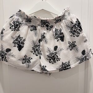 Janie and Jack Black and White Shorts with pockets size 7